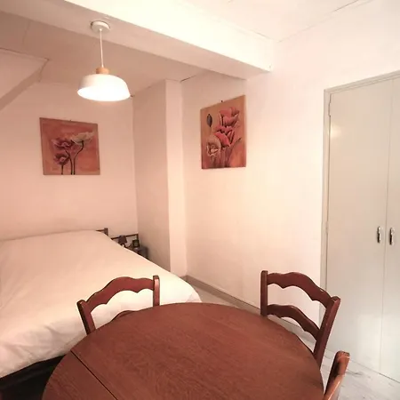 Le Treillou Apartment